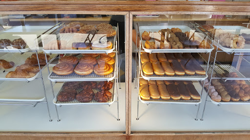 Donut Shop «16th Street Donut Shop», reviews and photos, 1601 F St, Sacramento, CA 95814, USA