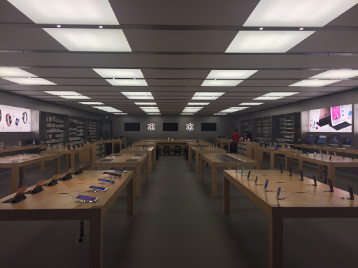 Computer Store «Apple Willow Grove Park», reviews and photos, 2500 W Moreland Rd, Willow Grove, PA 19090, USA