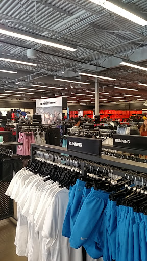 Clothing Store «Nike Factory Store», reviews and photos, 4976 Premium Outlets Way #800, Chandler, AZ 85226, USA