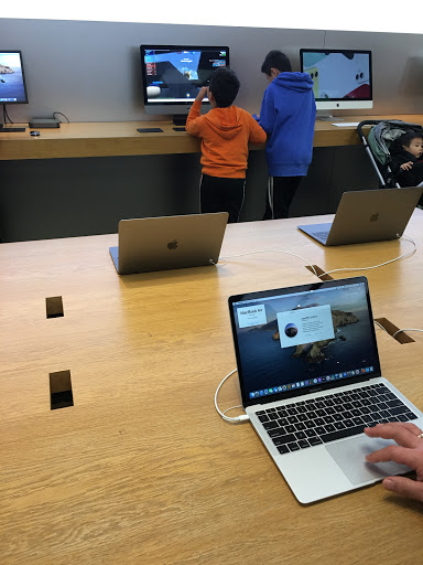 Computer Store «Apple Stonestown», reviews and photos, 3251 20th Ave, San Francisco, CA 94132, USA