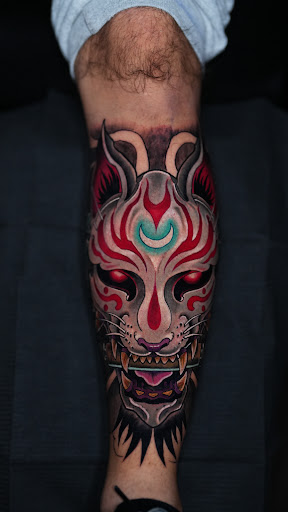 Explore running tattoos ideas, creative tattoo ideas in Corona, available at Crop Circles Tattoo Studio