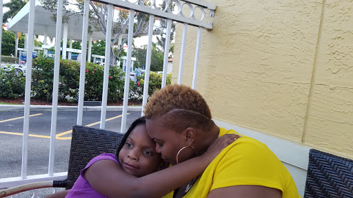 Hair Salon «Cut It Out!! Salon/Barbershop», reviews and photos, 1305 NW 40th Ave, Lauderhill, FL 33313, USA