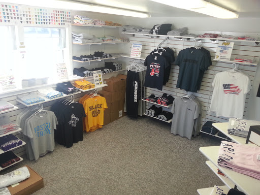 Screen Printer «South Shore Custom Prints», reviews and photos, 85 Mattakeesett St, Pembroke, MA 02359, USA