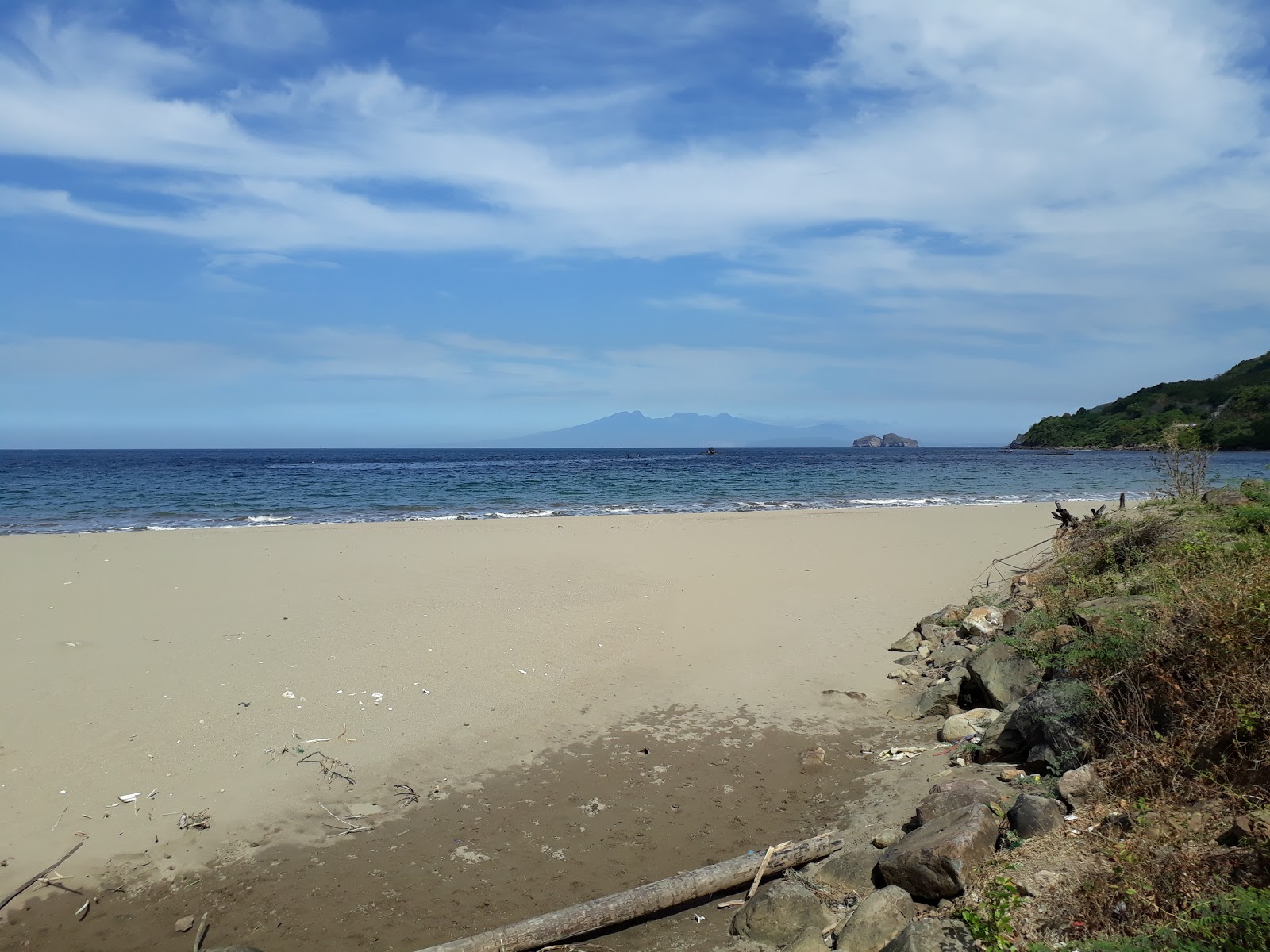 Patungan beach'in fotoğrafı - rahatlamayı sevenler arasında popüler bir yer