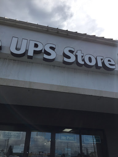 Shipping and Mailing Service «The UPS Store», reviews and photos, 8103 E Us Hwy 36, Avon, IN 46123, USA