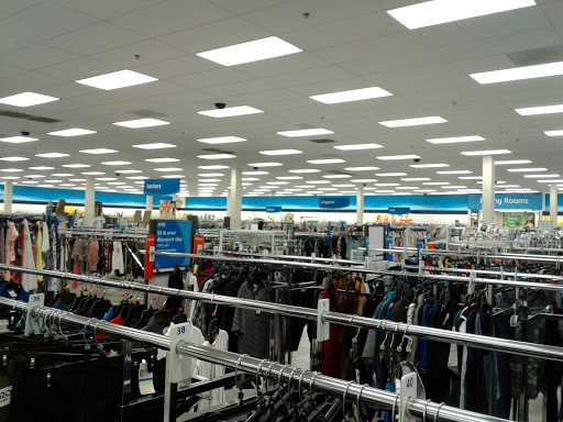 Clothing Store «Ross Dress for Less», reviews and photos, 523 S MacDade Blvd, Holmes, PA 19043, USA