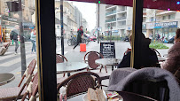 Atmosphère du Restaurant Café Au rond point (Rue lecourbe) à Paris - n°3