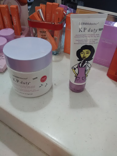 Hair Salon «Ulta Beauty», reviews and photos, 6587 N Riverside Dr, Fresno, CA 93722, USA