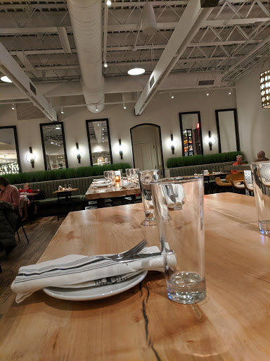 Shopping Mall «Shops On Lane Avenue», reviews and photos, 1675 W Lane Ave, Upper Arlington, OH 43221, USA