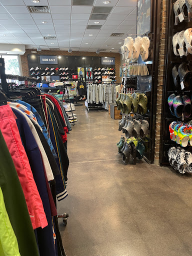 Shoe Store «Foot Locker», reviews and photos, 990 Gulfgate Center Mall, Houston, TX 77087, USA