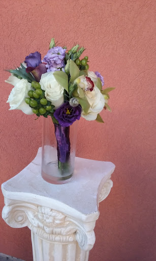 Florist «Blue Daisy Floral & Design», reviews and photos, 102 S Arlington Heights Rd, Arlington Heights, IL 60005, USA