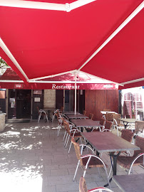 Atmosphère du Restaurant Cafe du Centre à Roquecor - n°8
