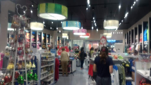 Toy Store «Disney Store», reviews and photos, 5220 Fashion Outlets Way, Rosemont, IL 60018, USA