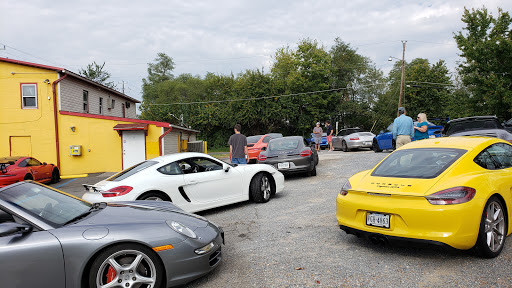 Grocery Store «J &J CORNER STORE», reviews and photos, 4192 Harry Byrd Hwy, Berryville, VA 22611, USA