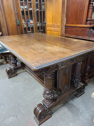 Antique Furniture Store «Lots of Furniture Antiques Warehouse», reviews and photos, 910 N Riverfront Blvd, Dallas, TX 75207, USA