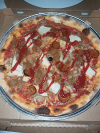 Plats et boissons du Pizzeria Pizzas à emporter - Distributeur à Saint-Priest-Taurion - n°1