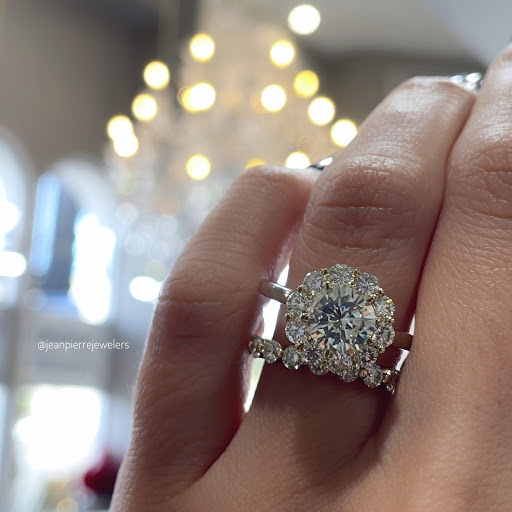 Jewelry Store «Jean Pierre Jewelers», reviews and photos, 21400 Ventura Blvd, Woodland Hills, CA 91364, USA