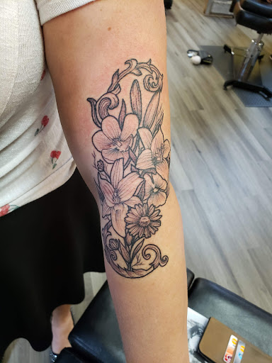 Tattoo Shop «Underground Ink», reviews and photos, 4316 Mundy Mill Rd, Oakwood, GA 30566, USA