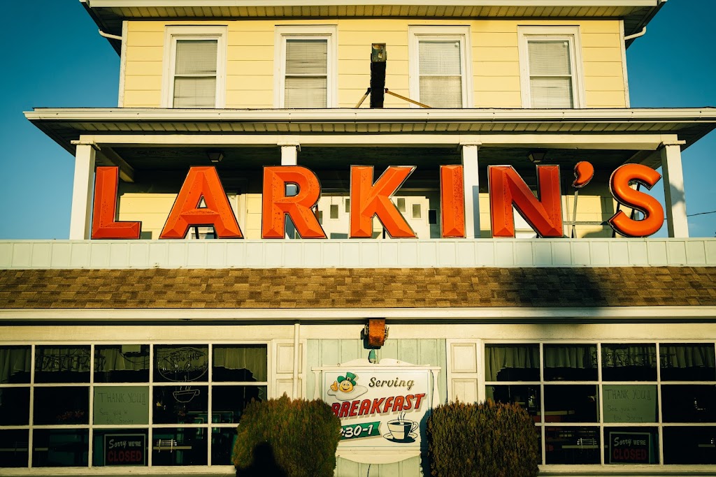 Larkin's Restaurant 08260