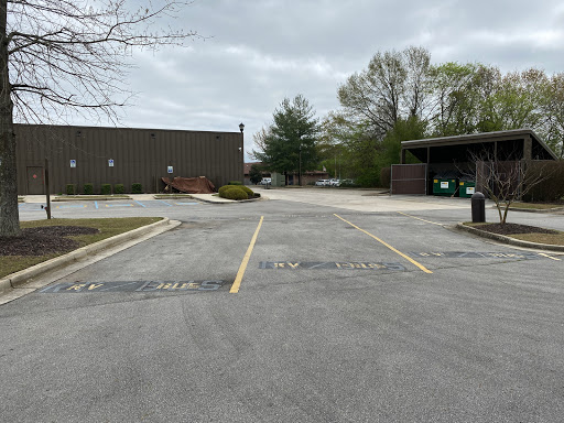 American Restaurant «Cracker Barrel Old Country Store», reviews and photos, 407 Beltline Rd SW, Decatur, AL 35601, USA