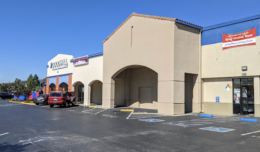 Goodwill of Silicon Valley, 311 W Calaveras Blvd, Milpitas, CA 95035, USA, 