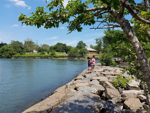 Park «Fort Totten Park», reviews and photos, Totten Ave & 15 Rd, Bayside, NY 11359, USA