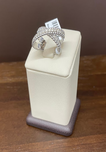 Jewelry Store «Levit Jewelers», reviews and photos, 1000 Park Blvd E, Massapequa Park, NY 11762, USA