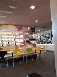 Atmosphère du Restauration rapide McDonald's à Guyancourt - n°10