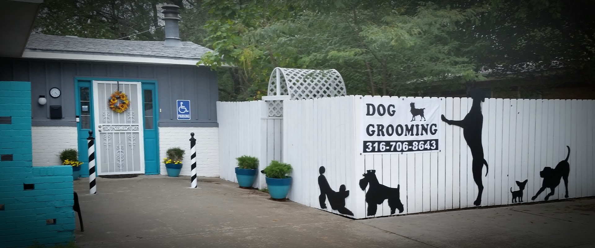 Chisholm Tails Dog Grooming LLC