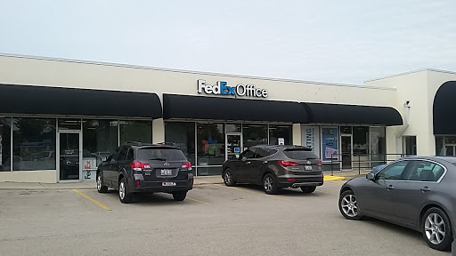 Print Shop «FedEx Office Print & Ship Center», reviews and photos, 76 W Dundee Rd, Buffalo Grove, IL 60089, USA