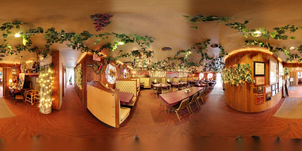 Tomaso's Italian Villa 44203