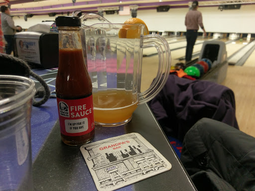 Bowling Alley «Diversey River Bowl», reviews and photos, 2211 W Diversey Pkwy, Chicago, IL 60647, USA