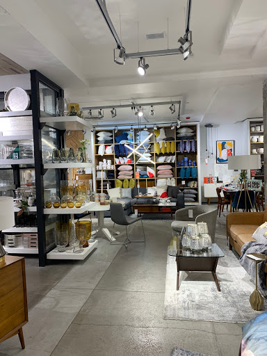 Furniture Store «west elm», reviews and photos, 400 W 47th St, Kansas City, MO 64112, USA