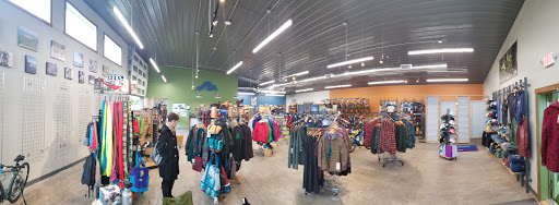 Howl Adventure Center