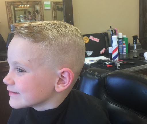 Barber Shop «East End Barber Shop», reviews and photos, 2622 Chamberlain Ln, Louisville, KY 40245, USA