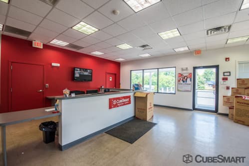 Self-Storage Facility «CubeSmart Self Storage», reviews and photos, 692 S Franklin St, Holbrook, MA 02343, USA