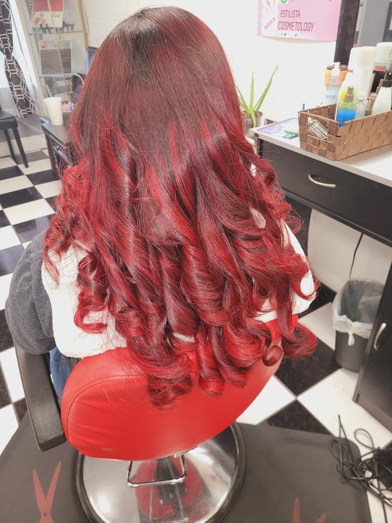 Zenovia R C hair stylist 32714