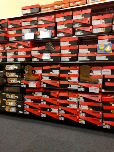 Shoe Store «Shoe Carnival», reviews and photos, 180 Collins Rd NE, Cedar Rapids, IA 52402, USA