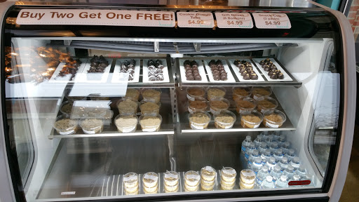 Ice Cream Shop «Cookie Dough Creamery», reviews and photos, 7227 N High St, Worthington, OH 43085, USA