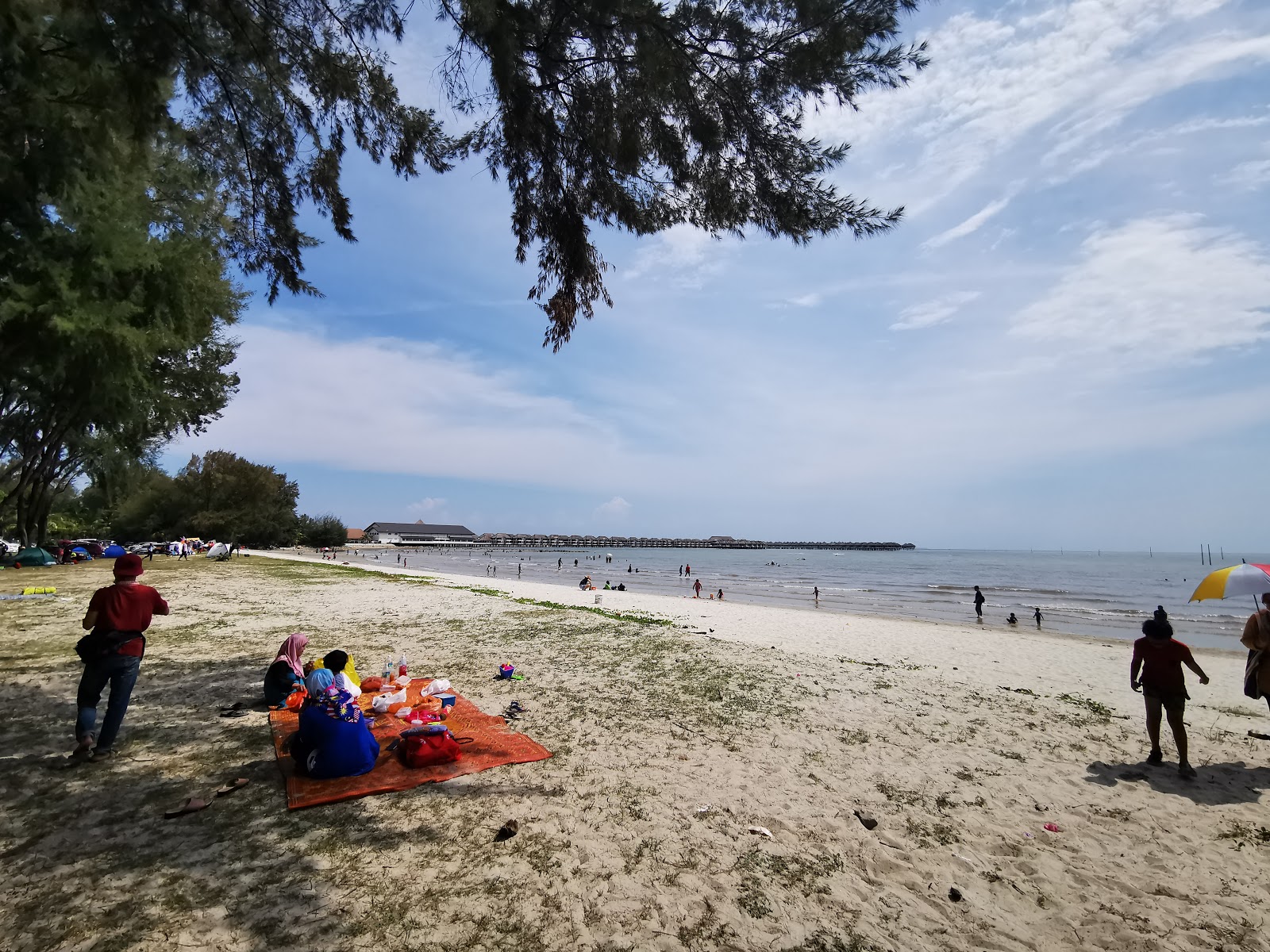 Photo de Sepang Gold Coast avec plage spacieuse