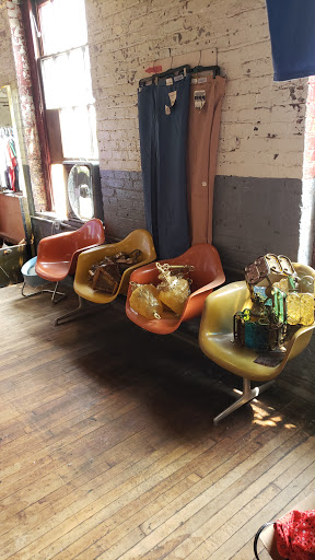 Wholesaler «Pixel 19 Vintage Clothing LLC», reviews and photos, 211 Klotter Ave, Cincinnati, OH 45219, USA