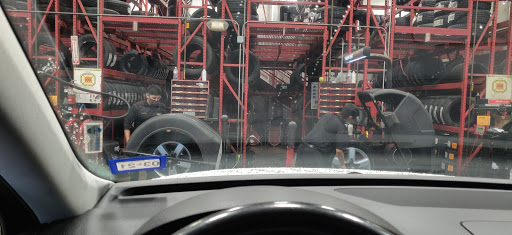 Tire Shop «Discount Tire Store - Austin, TX», reviews and photos, 13000 I-35 #7, Austin, TX 78753, USA