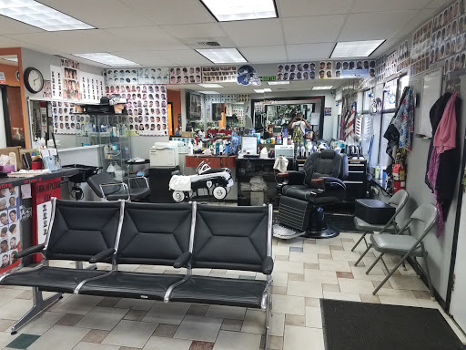 Barber Shop «St. Johns Barber Shop», reviews and photos, 22815 Pacific Hwy S, Des Moines, WA 98198, USA