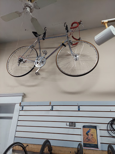 Bicycle Store «Roberts Cycle Shop Chicago», reviews and photos, 7054 N Clark St, Chicago, IL 60626, USA