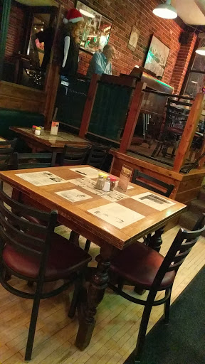 Pizza Restaurant «The Italian Pie Shoppe & Winery», reviews and photos, 1670 Grand Ave, St Paul, MN 55105, USA