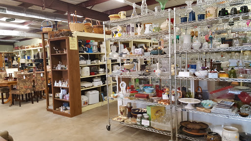 Used Clothing Store «T.E.A.M. Resale Shop», reviews and photos, 300 W Main St, Tomball, TX 77375, USA