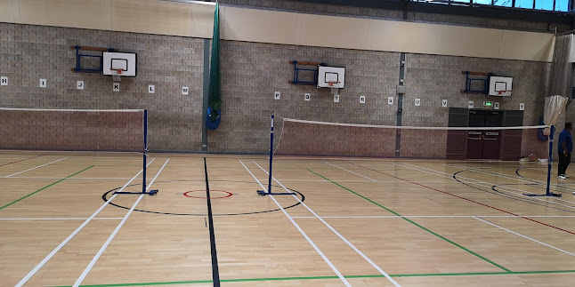 Comments and reviews of Mulberry Sports Centre