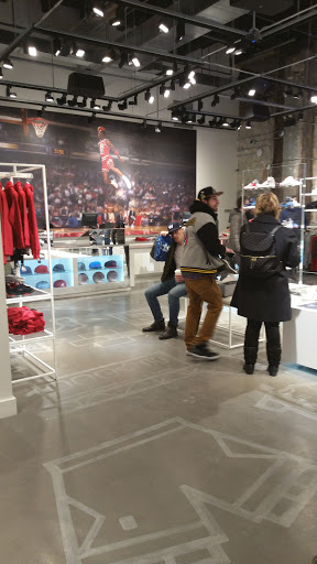 Shoe Store «Footaction», reviews and photos, 32 S State St, Chicago, IL 60603, USA