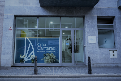 Clínica Canteras. Implantes dentales.Dentistas. en Las Palmas de Gran Canaria, Las Palmas