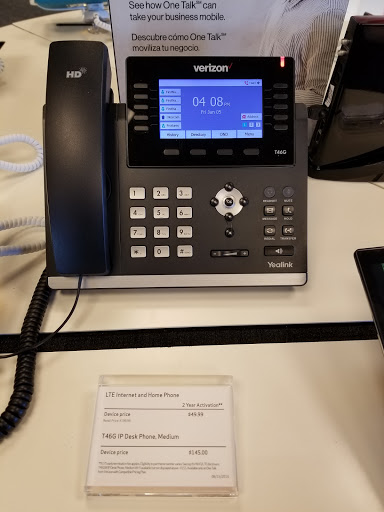 Cell Phone Store «Verizon», reviews and photos, 9184 W Northern Ave #101, Glendale, AZ 85305, USA